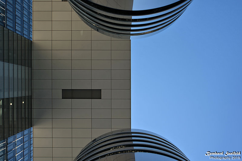 Bernhard Saalfeld - Lueftungsoeffnung Parkhaus Rheinauhafen